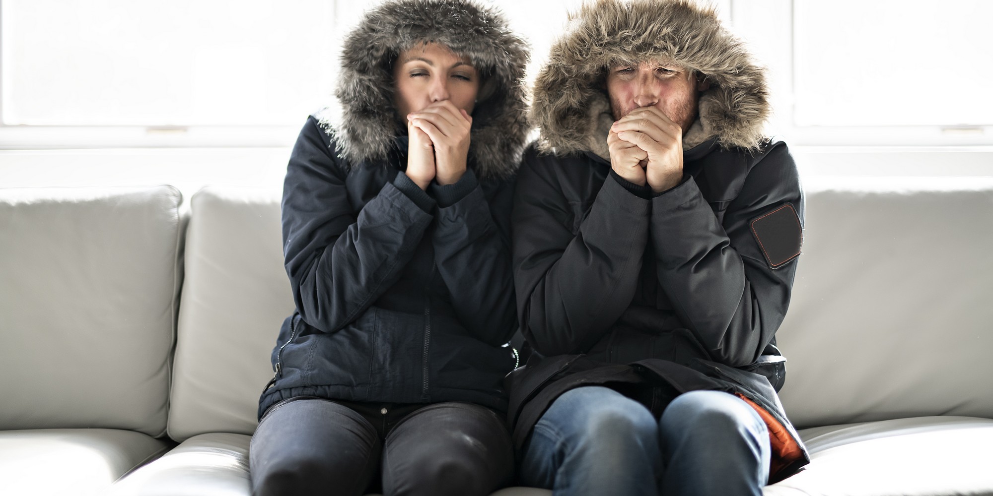 couple sans chauffage dans leur maison