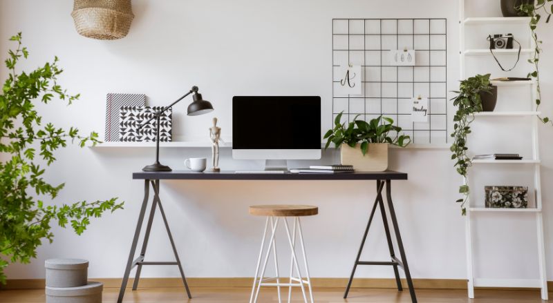 interieur blanc d un bureau a domicile environnement zen pour se travailler