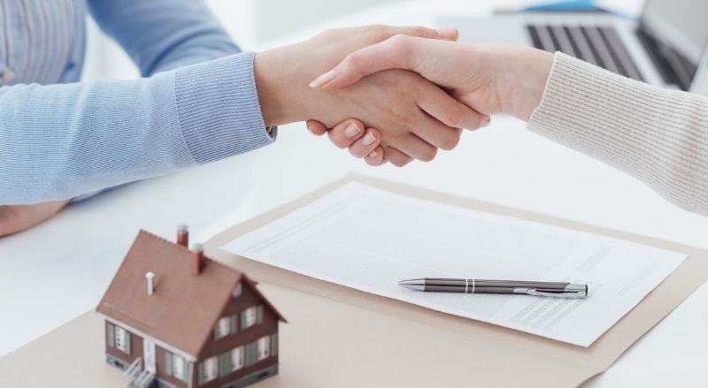 signature d'un accord de prêt immobilier