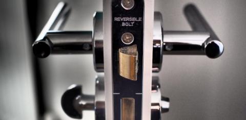 Pêne de la serrure d'une porte